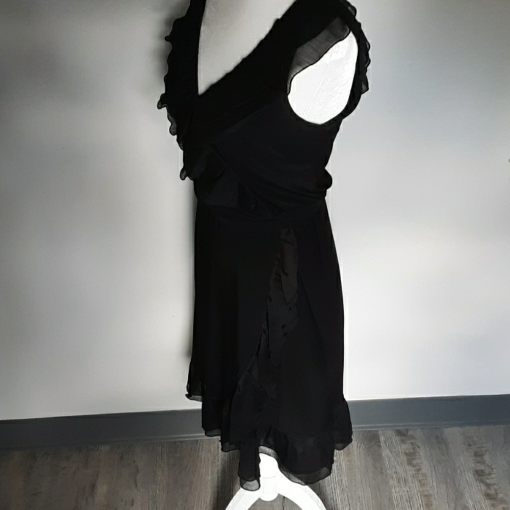 Dress - Picture 3 of 8